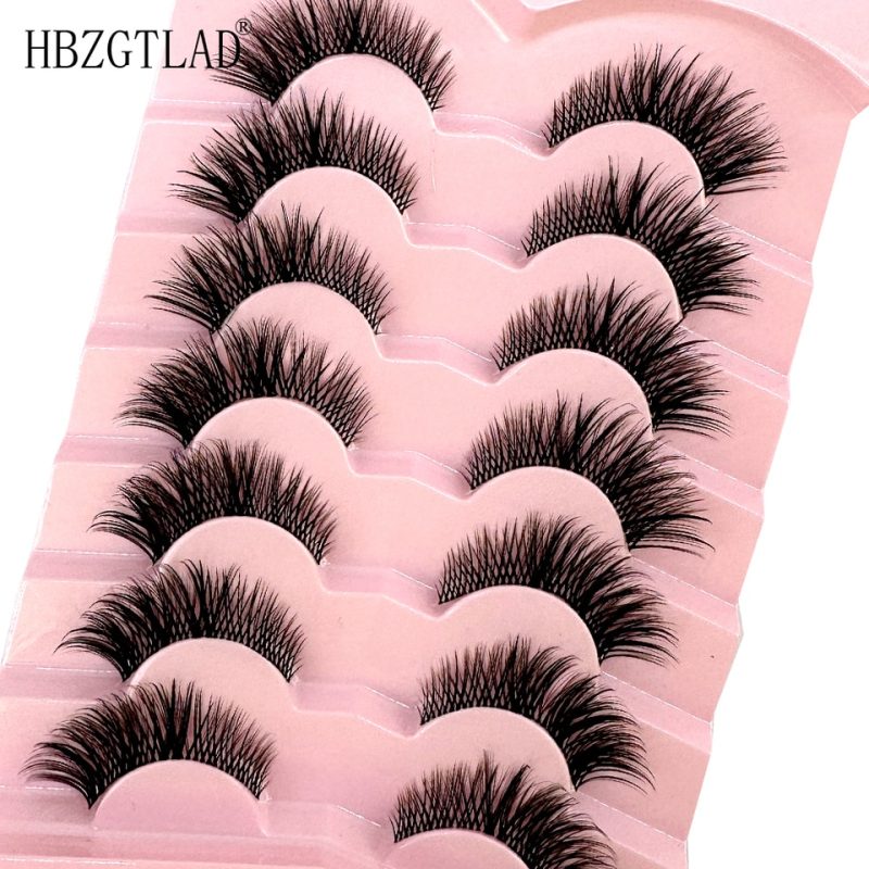 natural looking lashes for small eyes