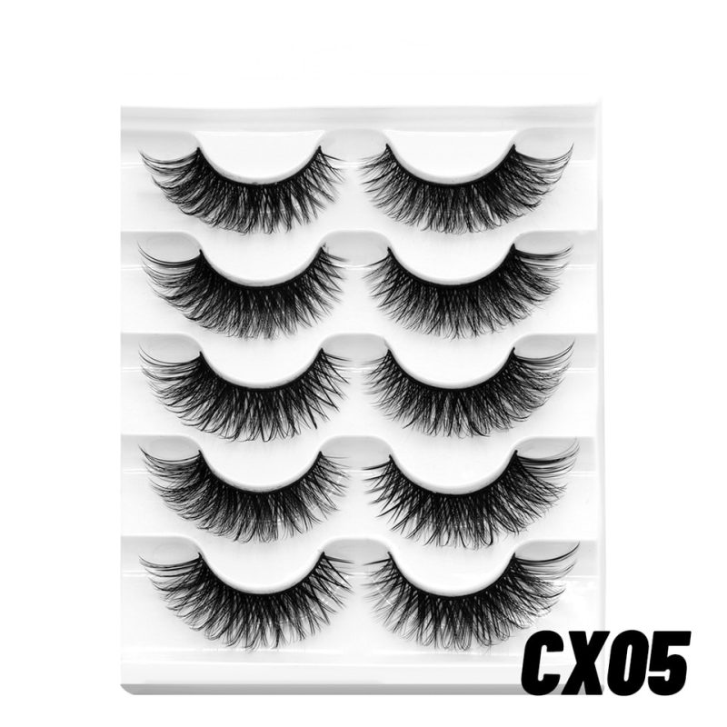 kiss 11 lashes hooded eye